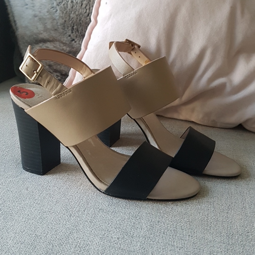 BRAND NEW Pegabo leather sandals size 5 - Picture 3 of 6